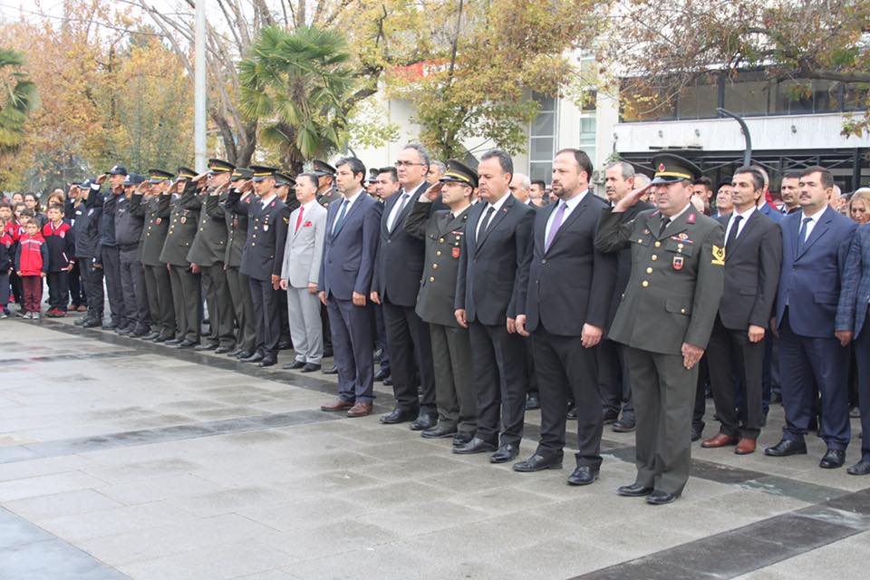 Büyük Önder Atatürk'ü Anıyoruz