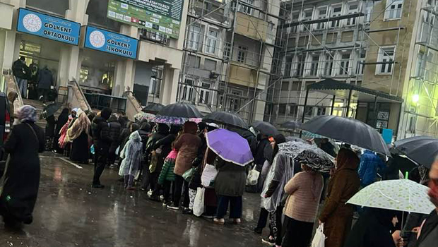 ERBAA DERNEKLER FEDERASYONU BİNLERCE DEPREMZEDE İÇİN İFTAR YEMEĞİ VERDİ