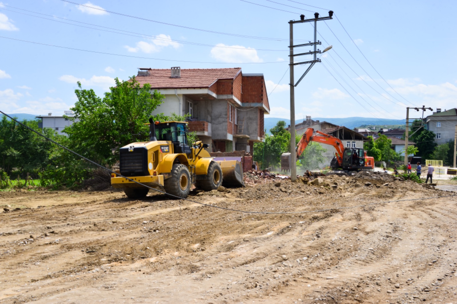 Erbaa'da yol genişletme ve üstyapı çalışmaları devam ediyor