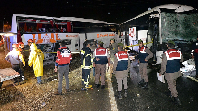 İki Yolcu Otobüsü Çarpıştı: 68 Yaralı