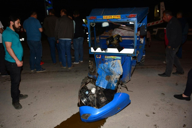 Tokat Erbaa'da Otomobille Patpat Çarpıştı 10 Yaralı