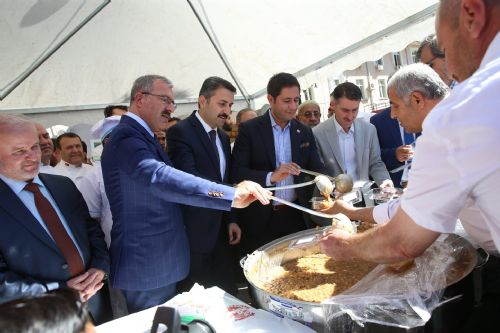 Tokat'ta 10 Bin Kişilik Aşure İkramı