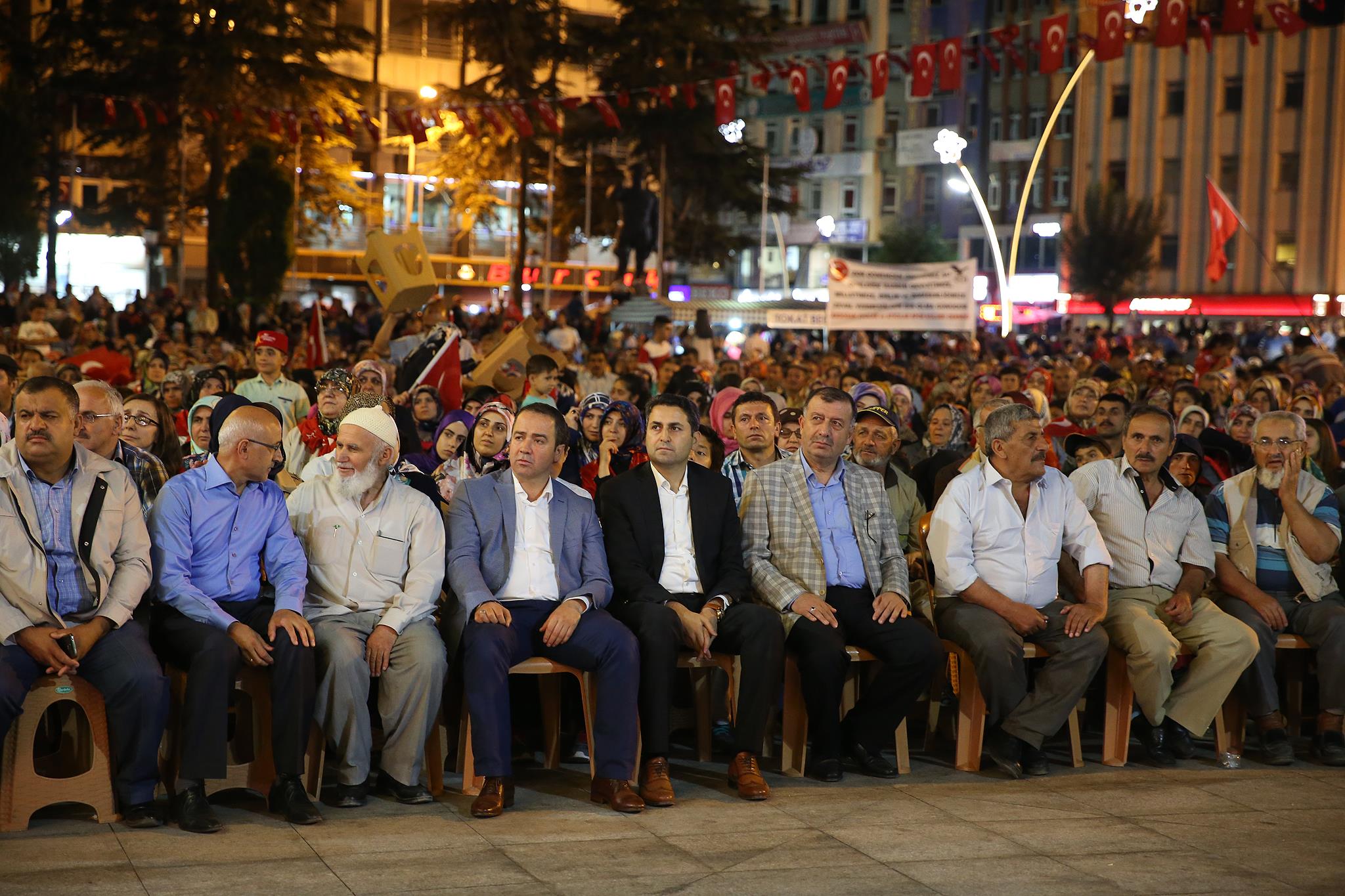 BU İŞİN ARKASINDA DIŞ GÜÇLER, ÜST AKILLAR VAR