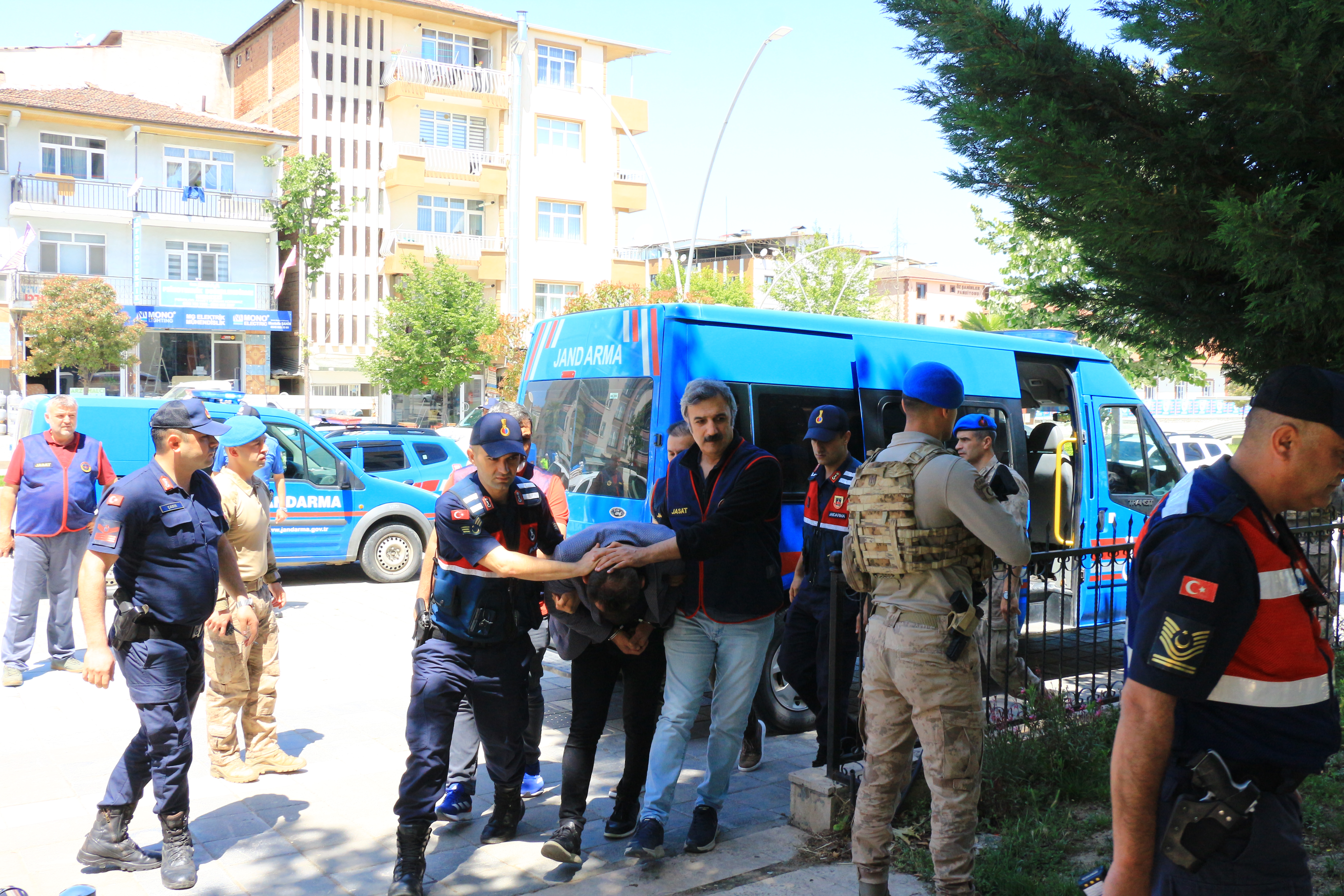 Erbaa'daki patlamanın 2 şüphelisi adliyede