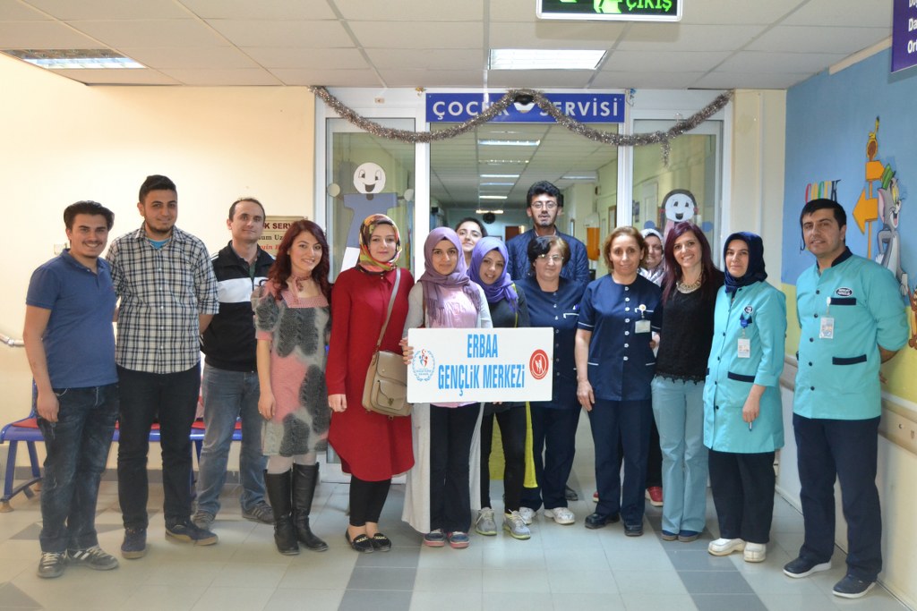 Gençlerden Miniklere Ziyaret