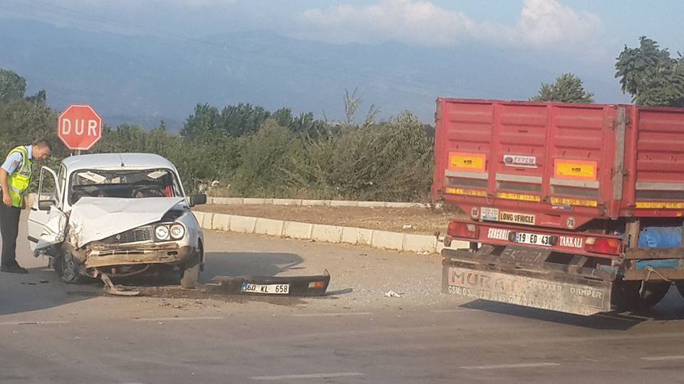 HACIPAZAR KÖYÜ KAVŞAĞINDA KAZA