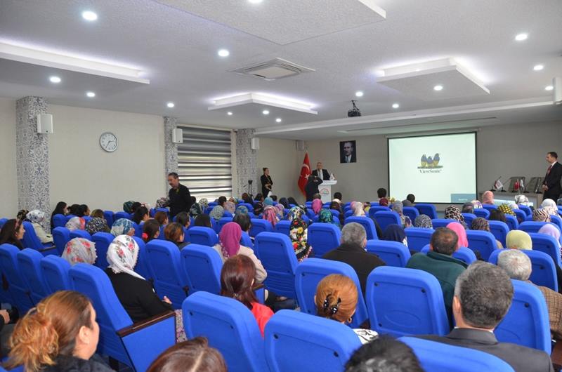 KADIN ÇİFTÇİLER TARIMSAL YENİLİKLERLE BULUŞUYOR