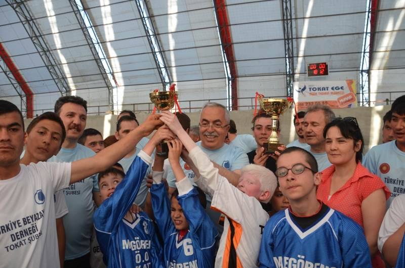 Koşulsuz Sevgi, Sağlam Dostluk İçin Biz De Varız, Buradayız!