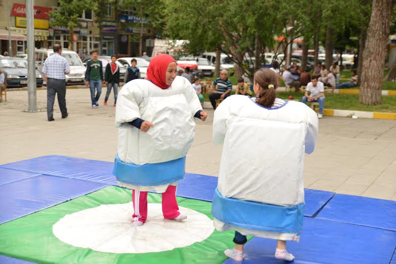 Rodeo, Sumo, Canlı Langırt ve Gladyatör Eğlencesi