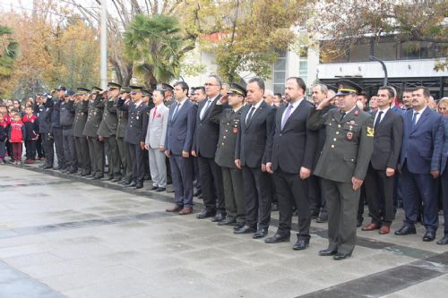 Büyük Önder Atatürk'ü Anıyoruz