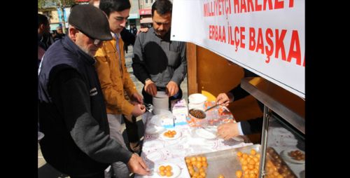 Erbaa'da Alpaslan Türkeş İçin Lokma Dağıtıldı