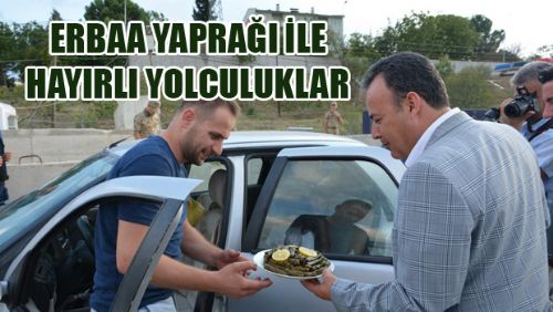 Erbaa'da Sürücü ve Yolculara Yaprak Sarma İkramı