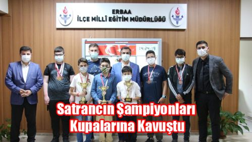 Satrancın Şampiyonları Kupalarına Kavuştu