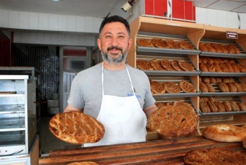 Siparişleri kargo ile teslim edilen tek ekmek