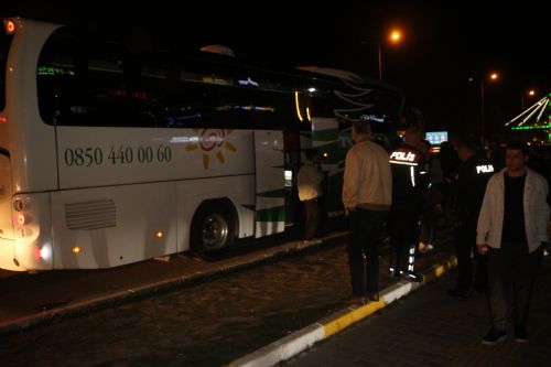 TOKAT'TA , soda şişesi ile yolcu otobüsünü rehin aldı