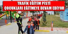 TRAFİK KURALLARINI EĞLENEREK ÖĞRENİYORLAR