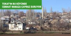 Tokatın Bir Köyünde Cemaat Namaza Çapraz Duruyor