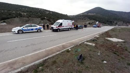 Tokat'ta otomobil devrildi: 3 yaralı